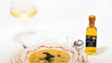 Asparagus soup with Crème Fraiche and black truffle oil
