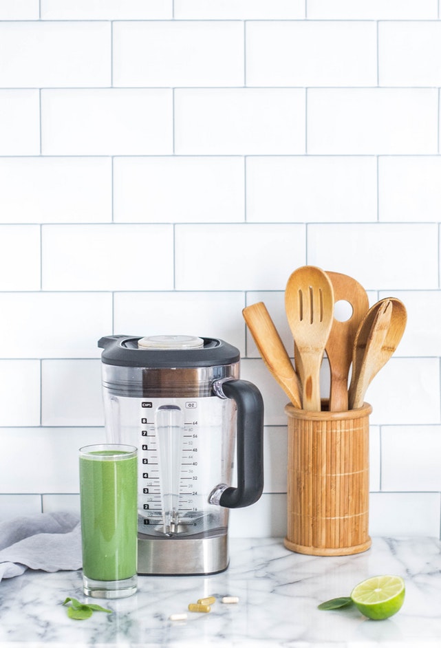 Mint and lime green smoothie